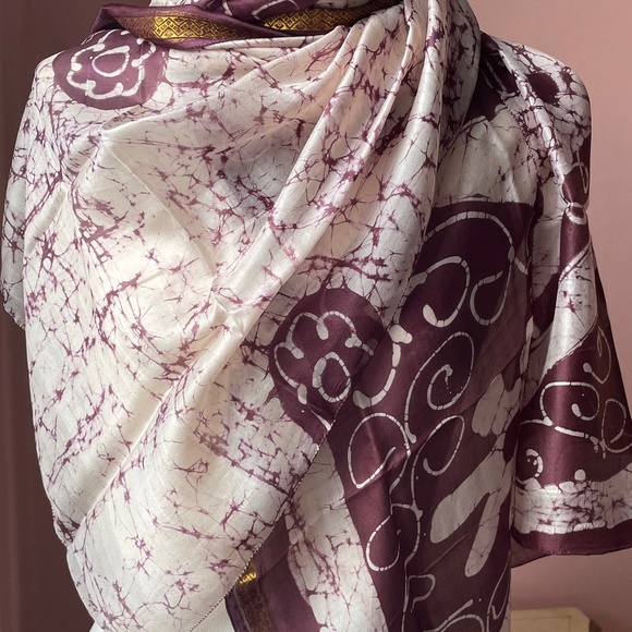 Handmade marble print burgundy/cream silk scarf - Picture 7 of 15